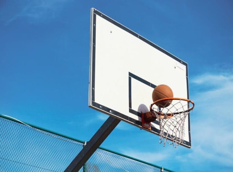 Zuyomernon System Basketball team practicing positionless play with fluid movement and dynamic spacing
